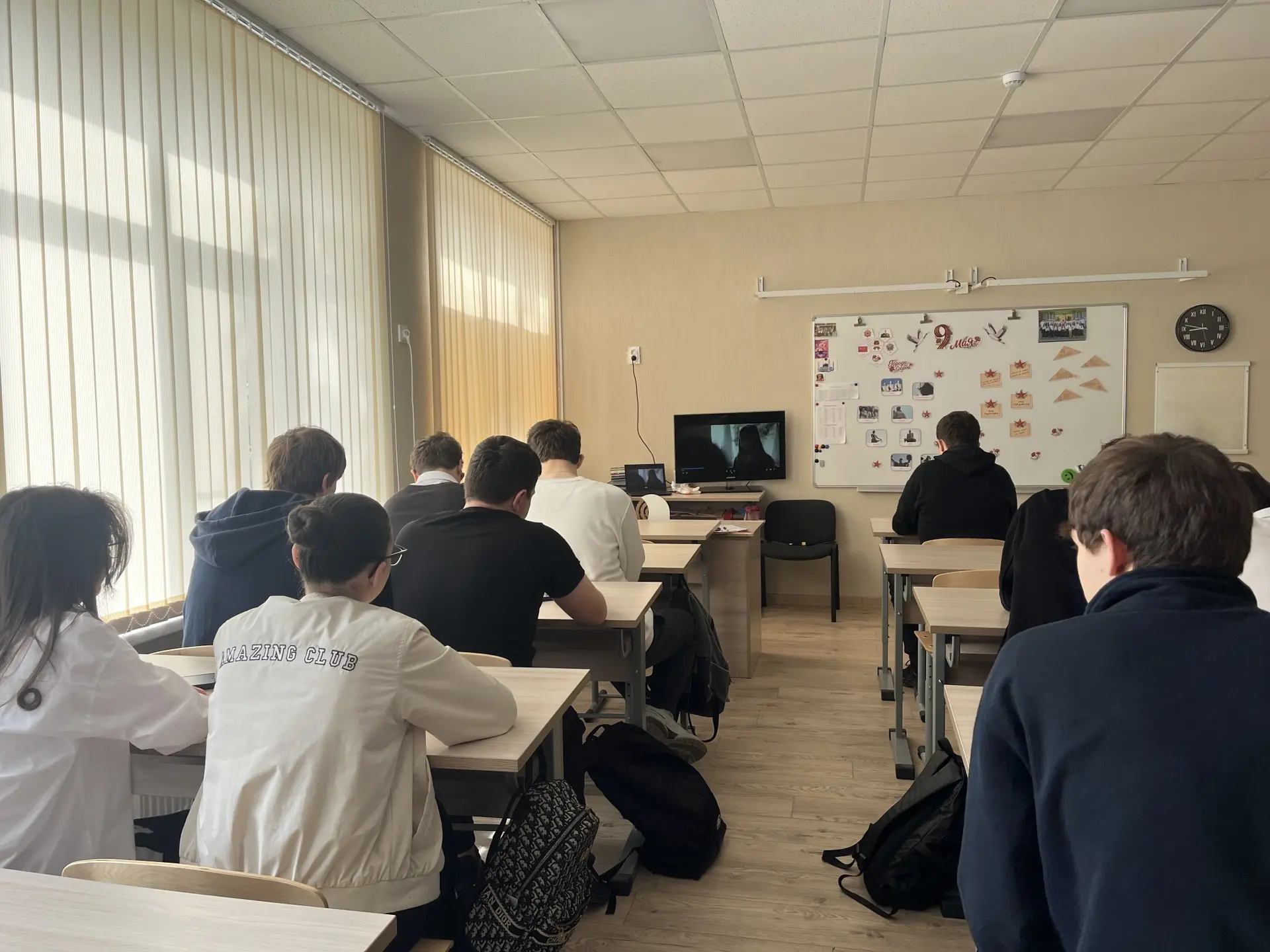 🎬 В школе прошёл кинопоказ «Красные ленты»  Это история о крошечном партизанском отряде в стенах окк