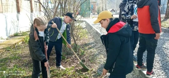 🌿 Привет, друзья! 🌿

Мы — команда «Зелёные феи» из МБОУ «СОШ № 4» города Миньяра! ✨ И мы участвуем