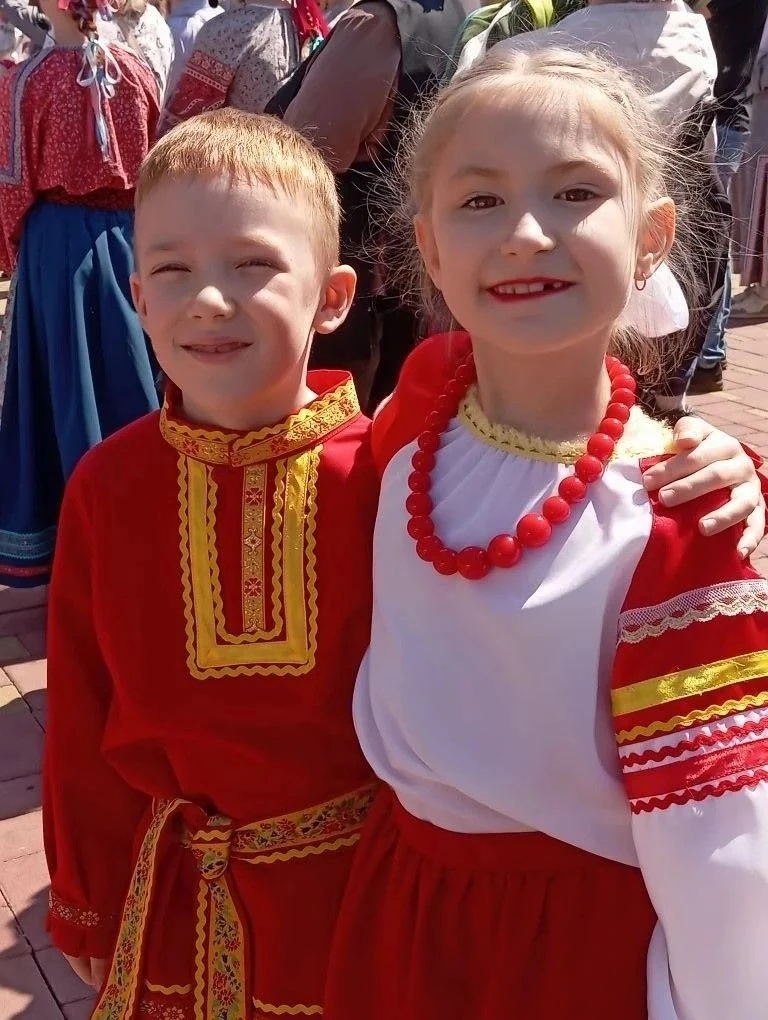 Встретили лето с сибирским колоритом!
🇷🇺 В последний день весны в Городском саду развернулось потр