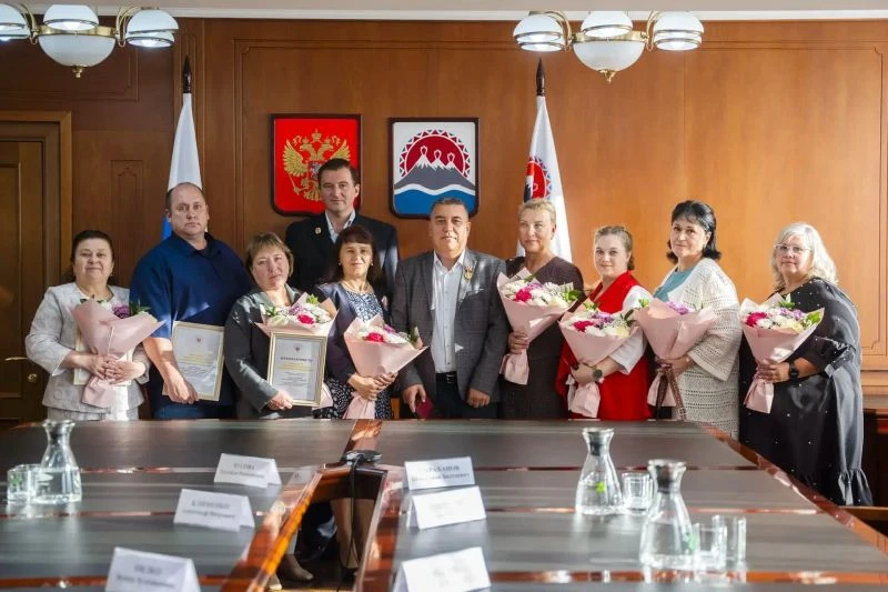 📌 Камчатских медиков отметили ведомственными наградами