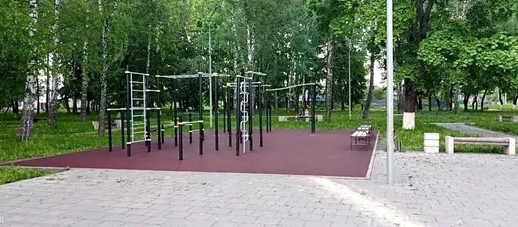 В поселке Поныри завершили обновление площадок в «Парке Героев»