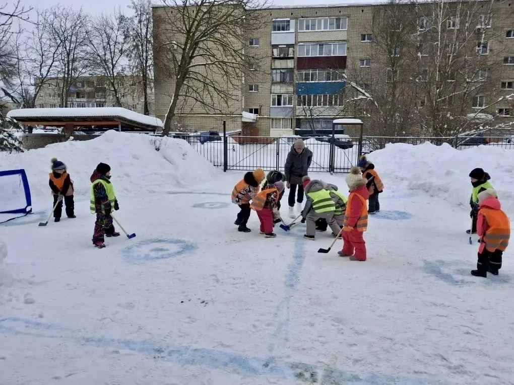 В нашем детском саду прошли Малые Зимние Олимпийские игры, программа которых включала в...