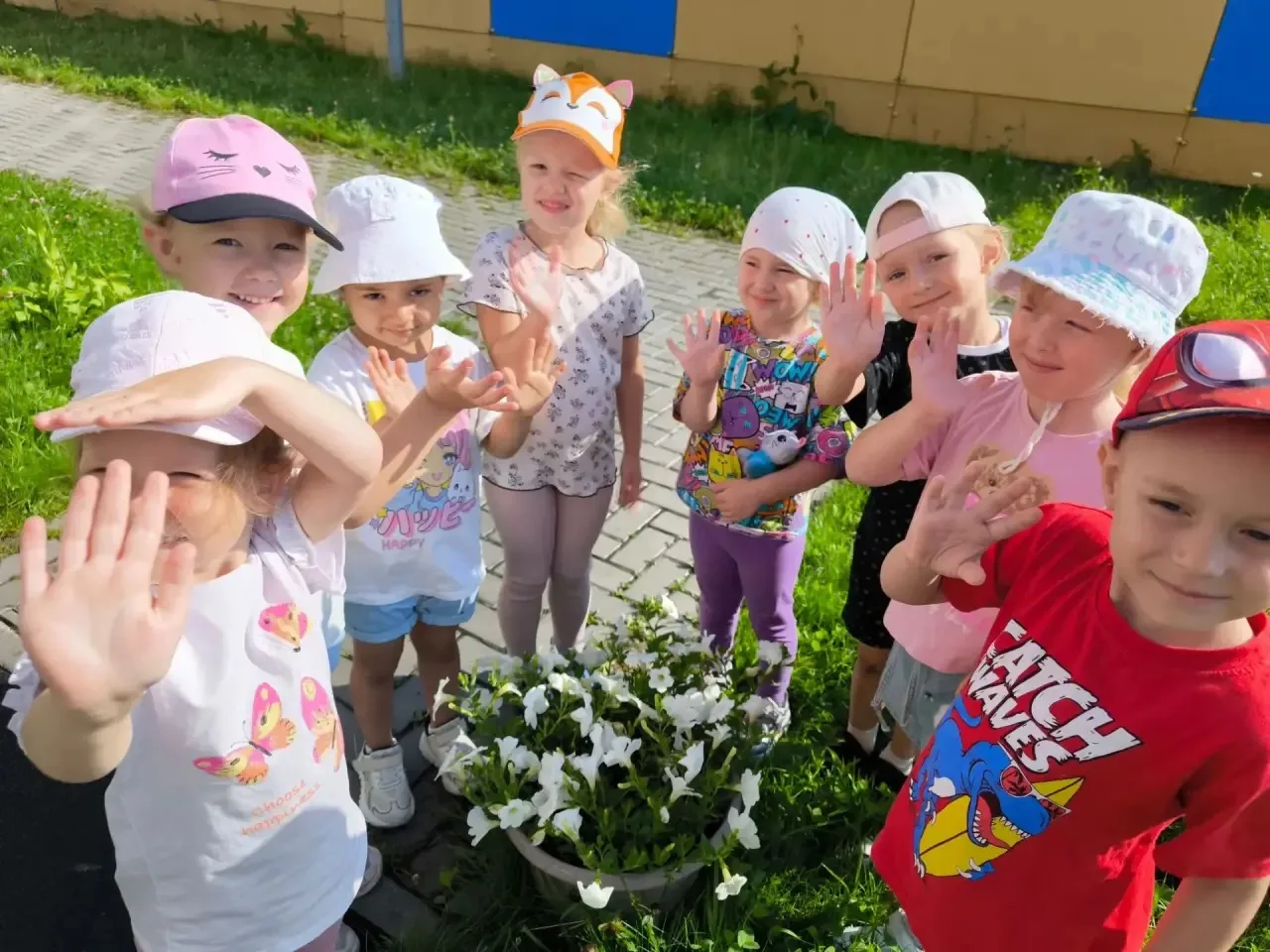 🌸 Мир цветов и ярких красок: как прошла наша «Цветочная неделя»! 🌻🌿
В нашем детском саду завершил
