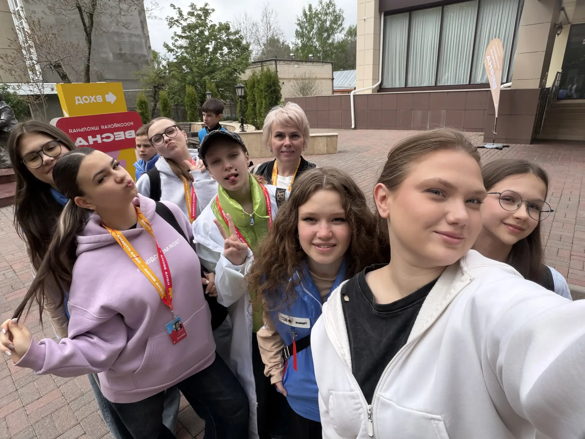 Два дня подряд делегация Вологодской области на Российской школьной весне проходит конк...