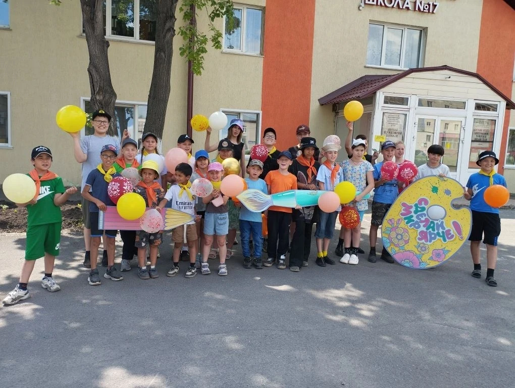 🎨 День открытых дверей в Детской художественной школе № 17 г. Топки: творчество, вдохн...