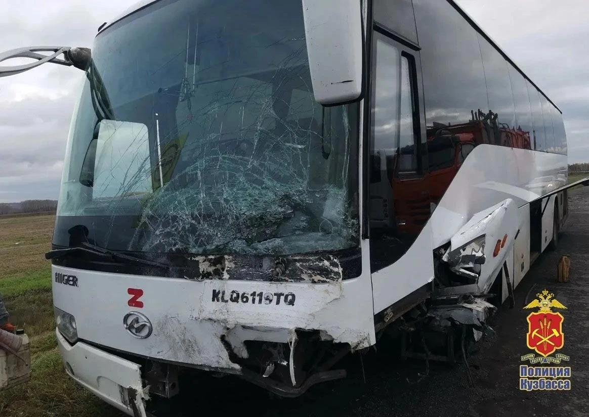 ⚡⚡⚡В Белове полицейские устанавливают обстоятельства ДТП с участием автобуса, в результ...
