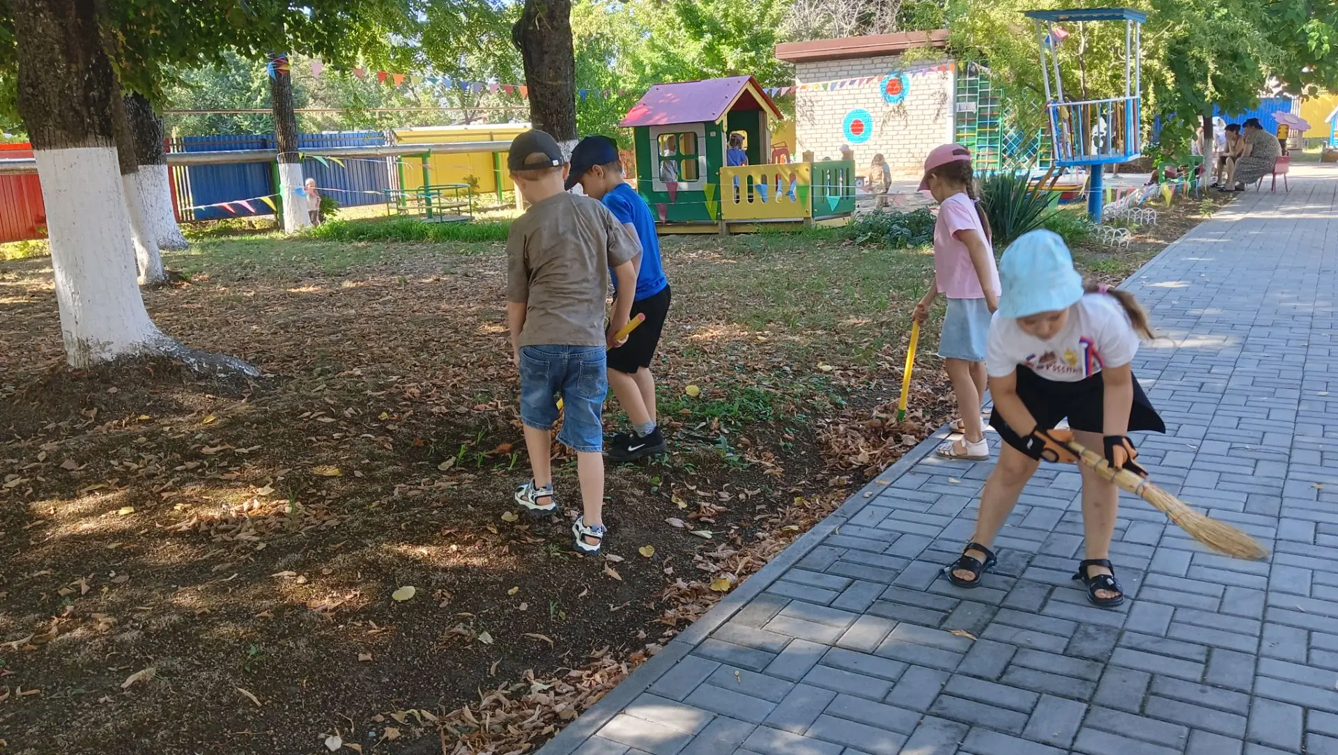 Маленькие герои большой планеты: как экоотряд в детском саду наводил порядок