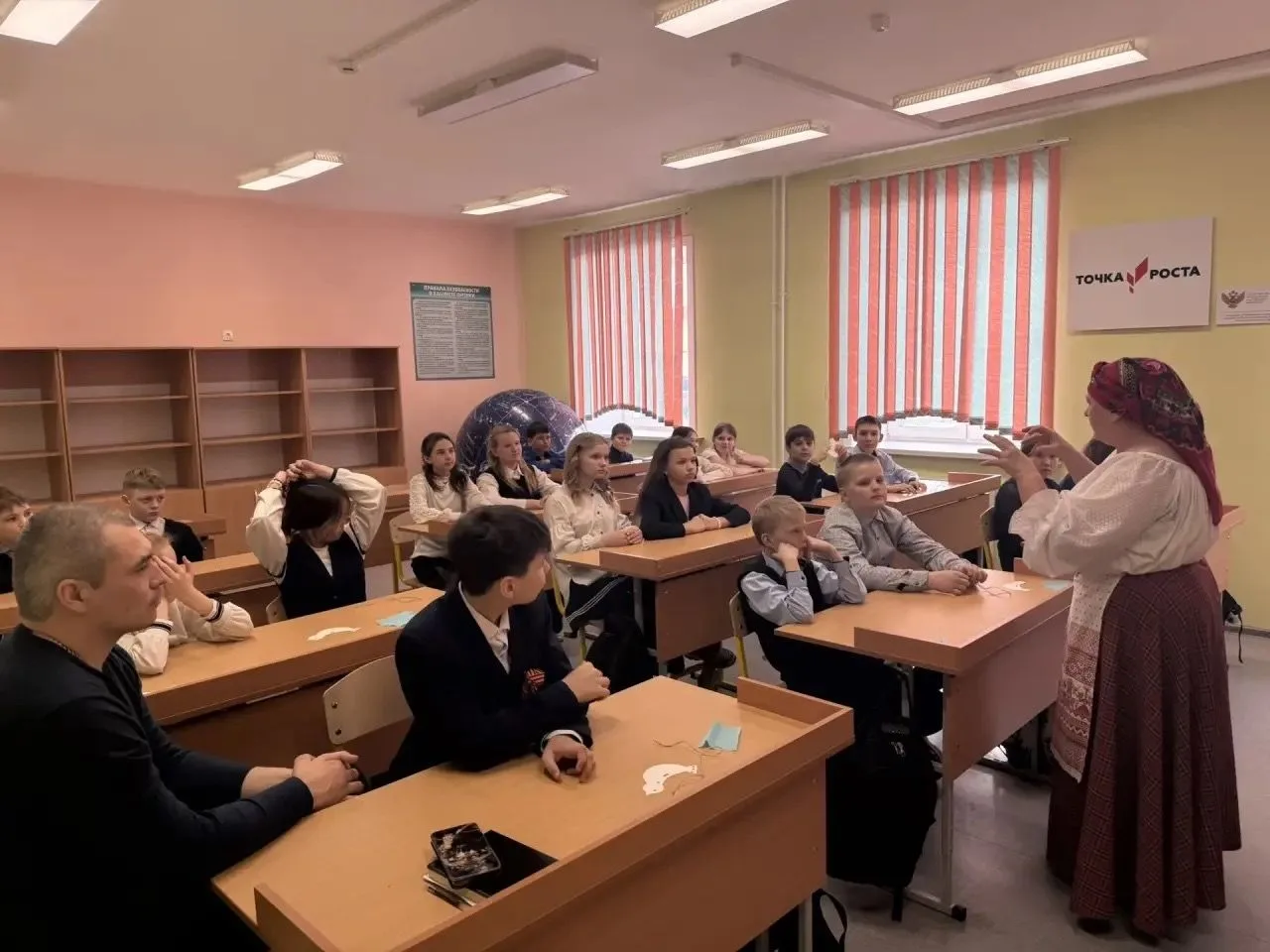 Весна вдохновения! В нашей школе прошёл увлекательный мастер-класс для учеников 5-х классов. Ребята 