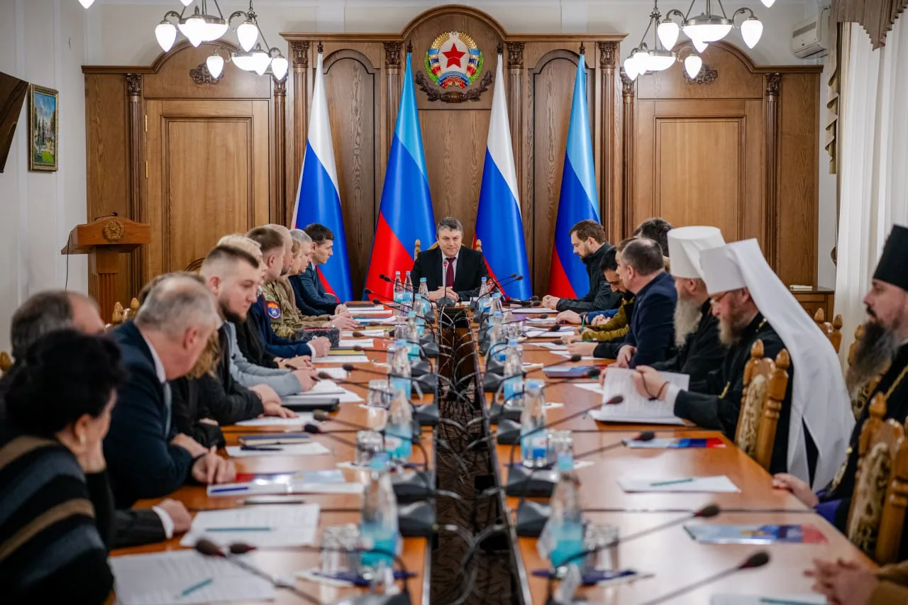 Провел заседание Совета по межнациональным и государственно-конфессиональным отношениям. В нем приня
