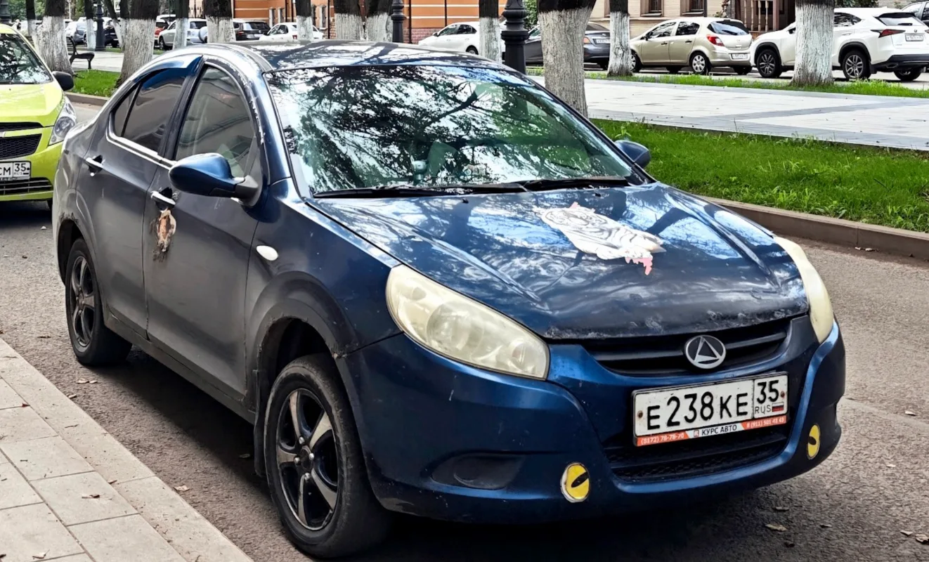 Экзотика на дорогах — седан Tagaz C10, копия одной из моделей китайской марки JAC, собр...