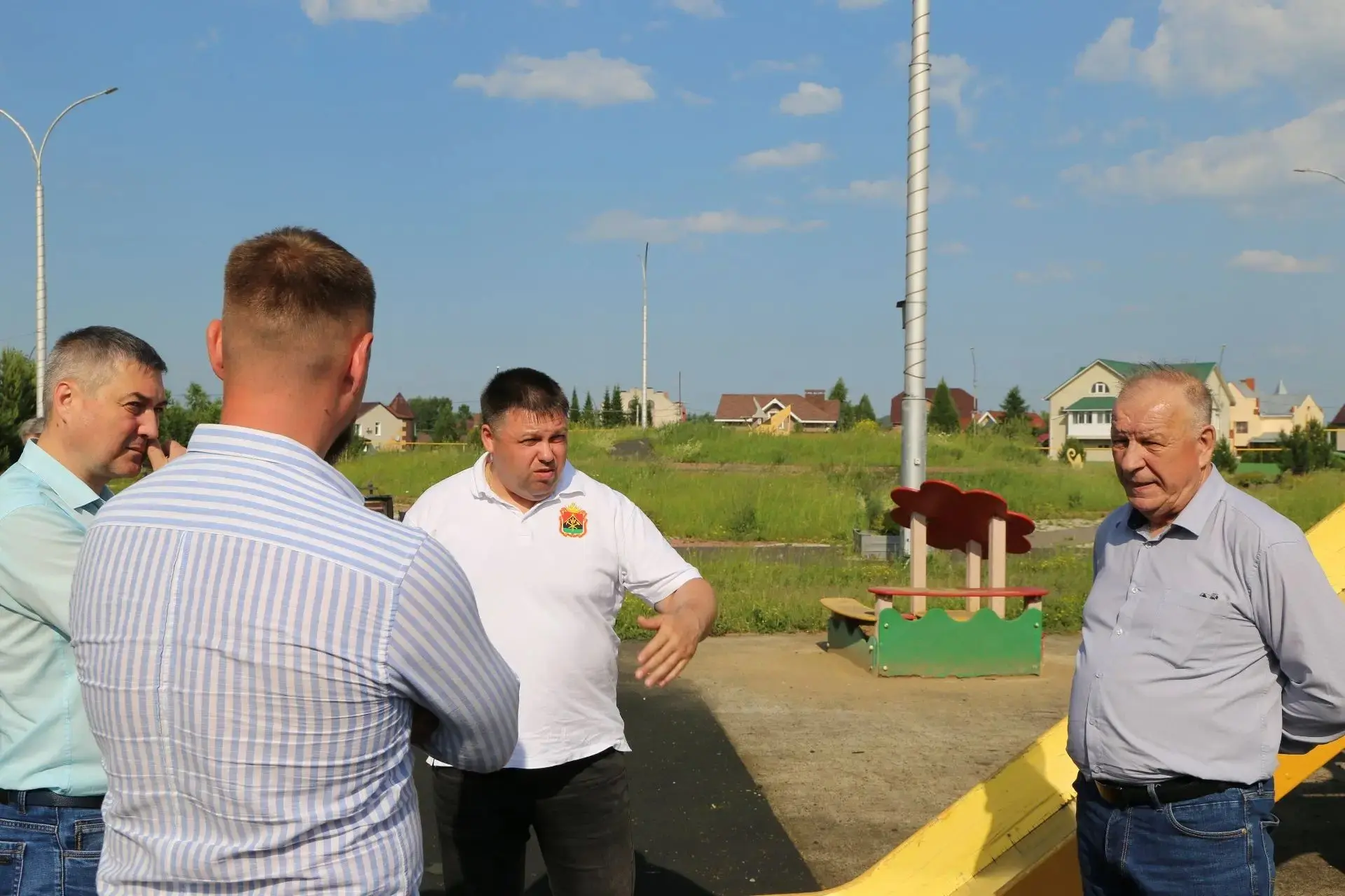 Глава округа Дмитрий Павлов вместе со специалистами провёл объезд Суховской территории.

— Готовлюсь