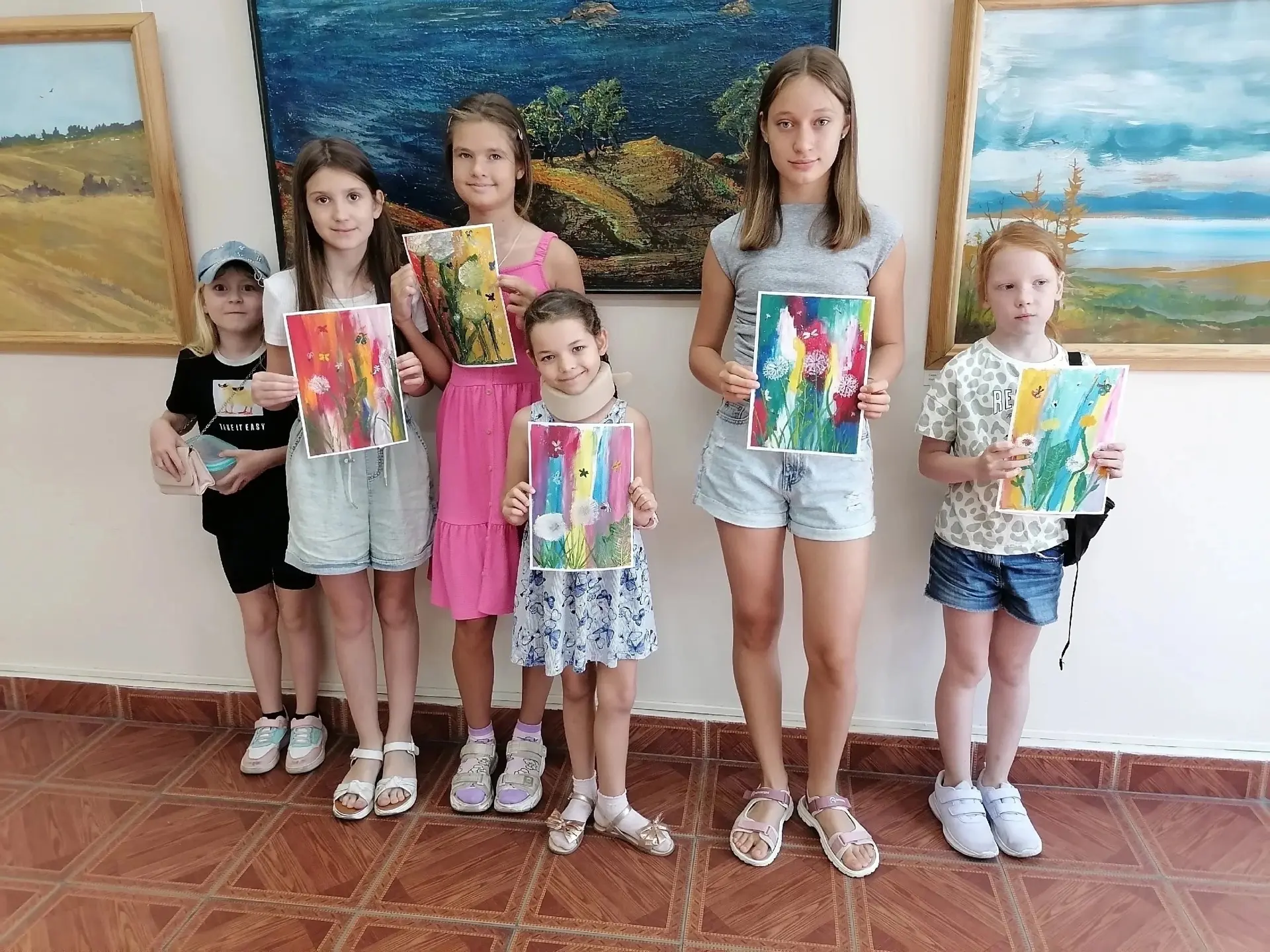 ОДУВАНЧИК ЗОЛОТОЙ 

«Одуванчик золотой, наш любимый, полевой!».  
Участники летнего «Бьюти-лагеря» п