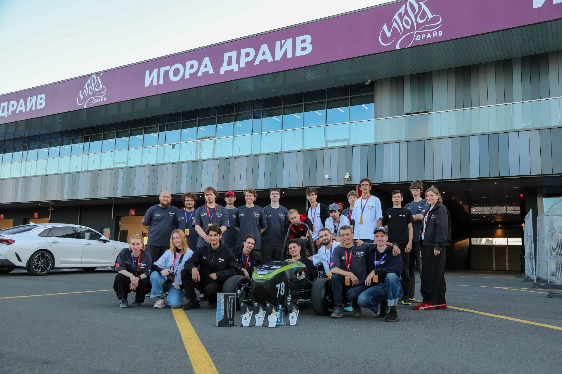Выигрывает тот, кто политехник 😉

А значит наша команда «ЛенСпортМаш» не могла не занять призовое м