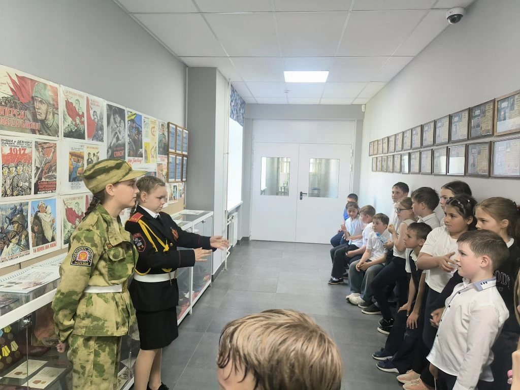 Сегодня, в Международный день музеев, ученицы 5 «К» класса Саранина Маргарита и Кондрат...