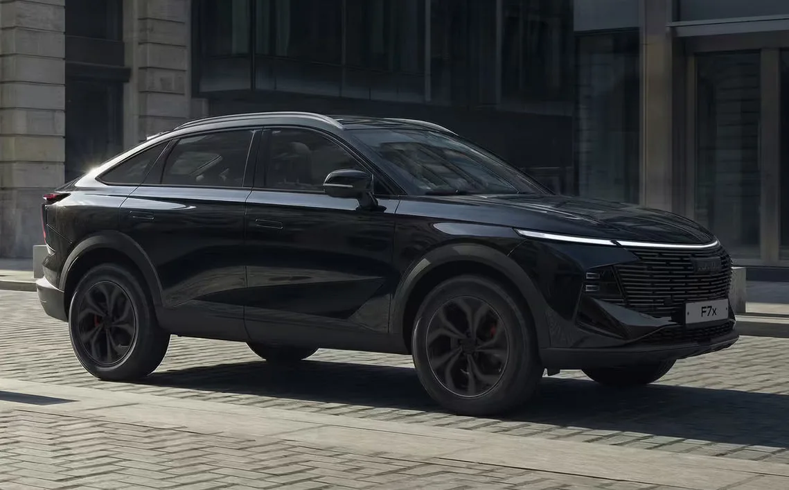 Haval обновил купе-кроссовер F7x для России