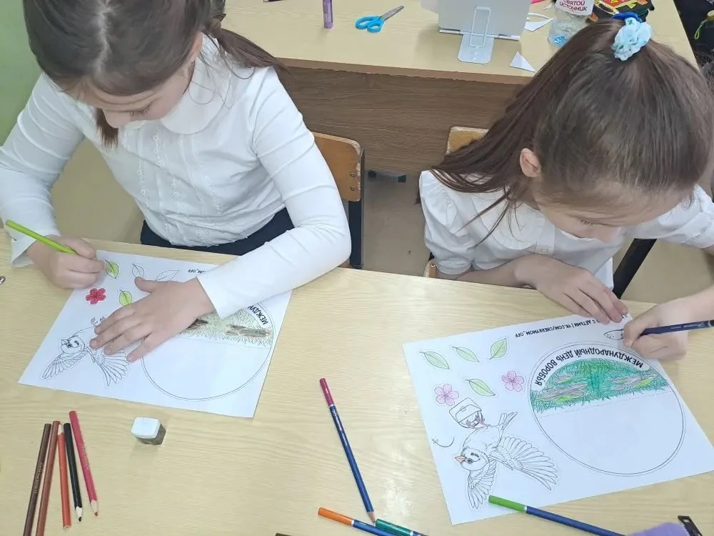 🌾 Сегодня особенный день — Международный день воробья! 🕊️  Воробей — маленькая птица с большим сердц