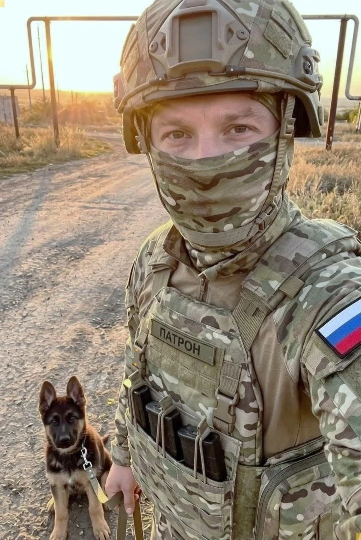 Боец с позывным «Патрон» и его новый маленький друг🇷🇺