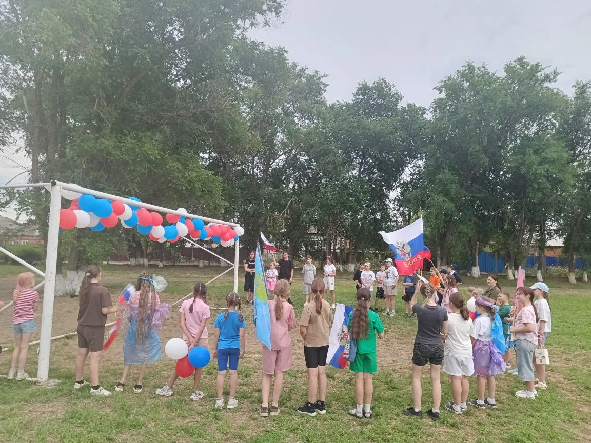 🇷🇺Сегодня,11 июня, в нашем лагере был День народов России. Прошла праздничная концертная программа