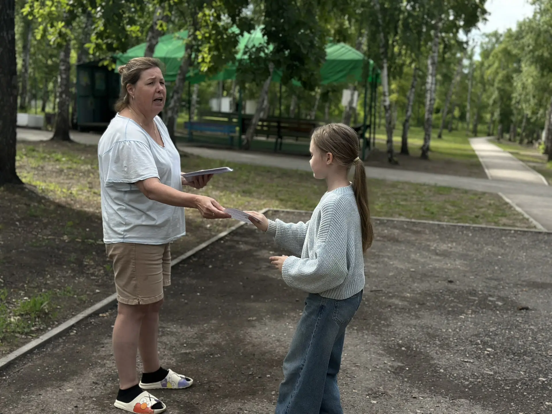 🏆 Сегодня на нашей традиционной утренней линейке прошло торжественное вручение заслуженных грамот! 
