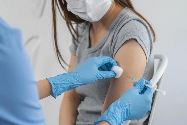 💉 В Коми поступило почти 50 тысяч доз вакцины от клещевого энцефалита  Препарат предназначен для взр