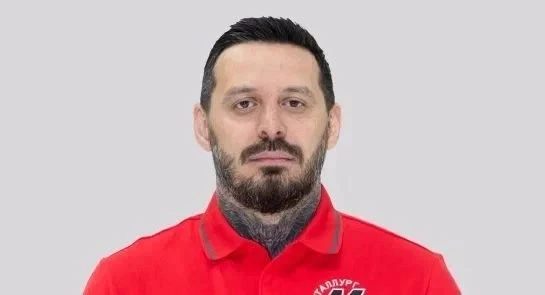 Виктор Александров покинул пост главного тренера новокузнецкого Металлурга.