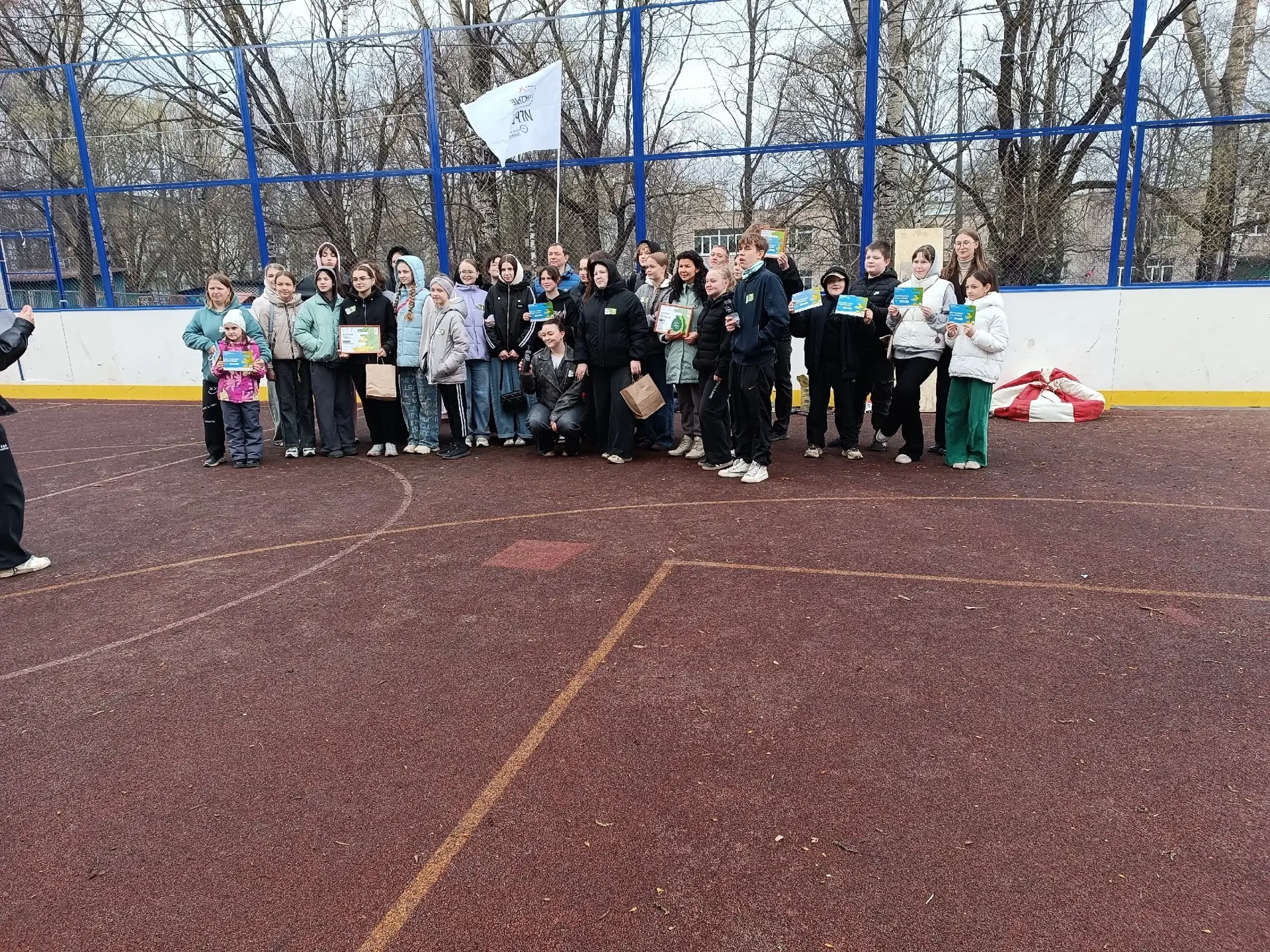 #Школа22 #ЧистыеИгры  ЧИСТЫЕ ИГРЫ В ВОЛОГДЕ: 21 ПЛОЩАДКА, ОДНА ЦЕЛЬ — ЧИСТЫЙ ГОРОД! 🌿  Сегодня весь 