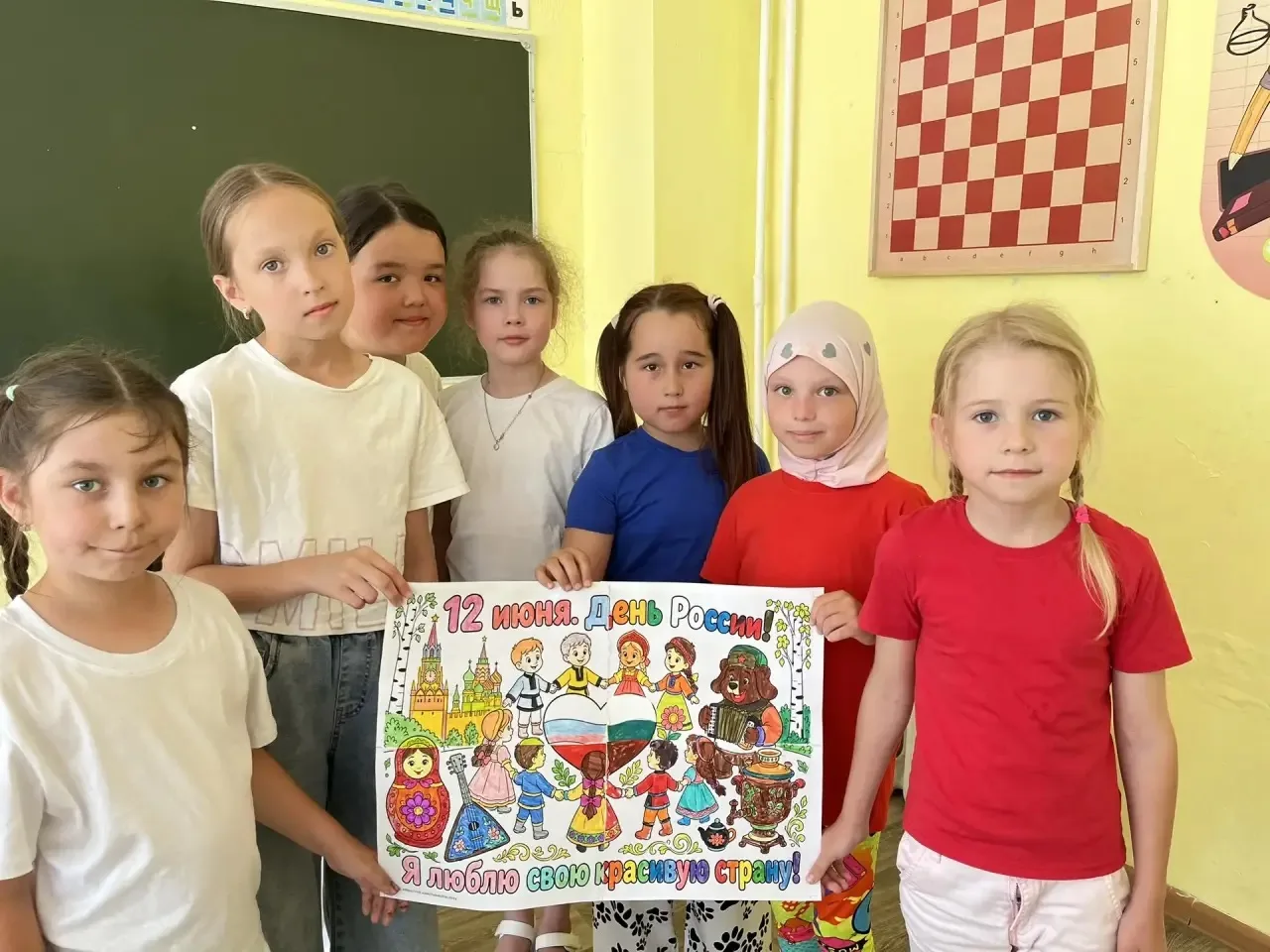 🇷🇺 Россия — это мы! День в лагере «Вектор в лето»🇷🇺

Сегодняшний день посвятили любви к Родине:
