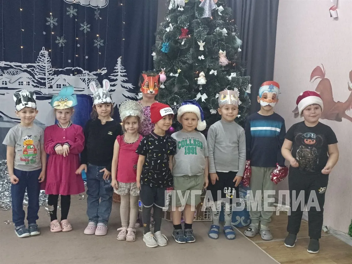 🎄В Стаханове сотрудники библиотеки провели приуроченное к старому Новому году мероприя...