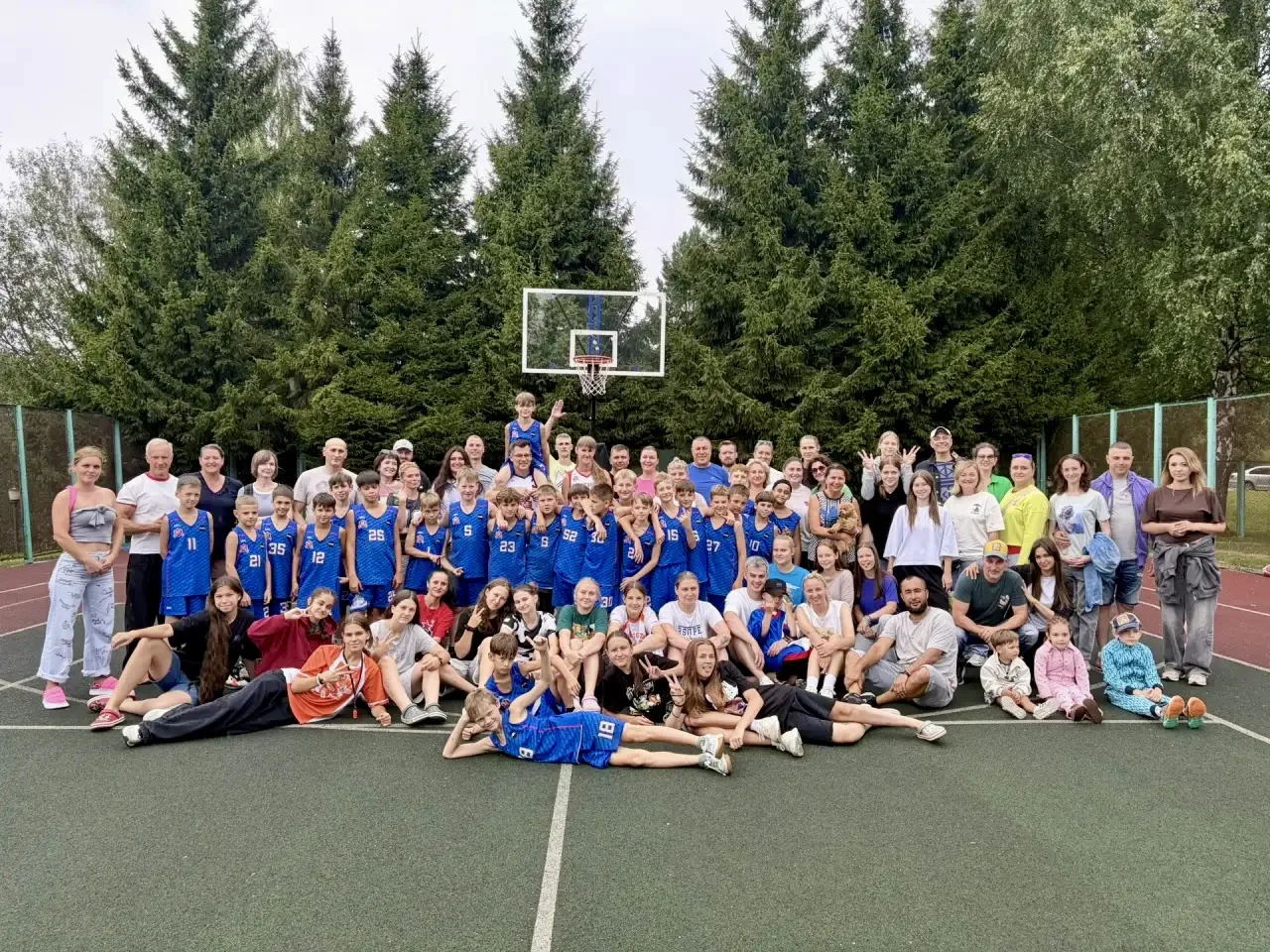 🔥Жара на площадке: Родители vs Дети!🏀

На сборах нашей команды юношей 2016 г.р. вчера было по-наст