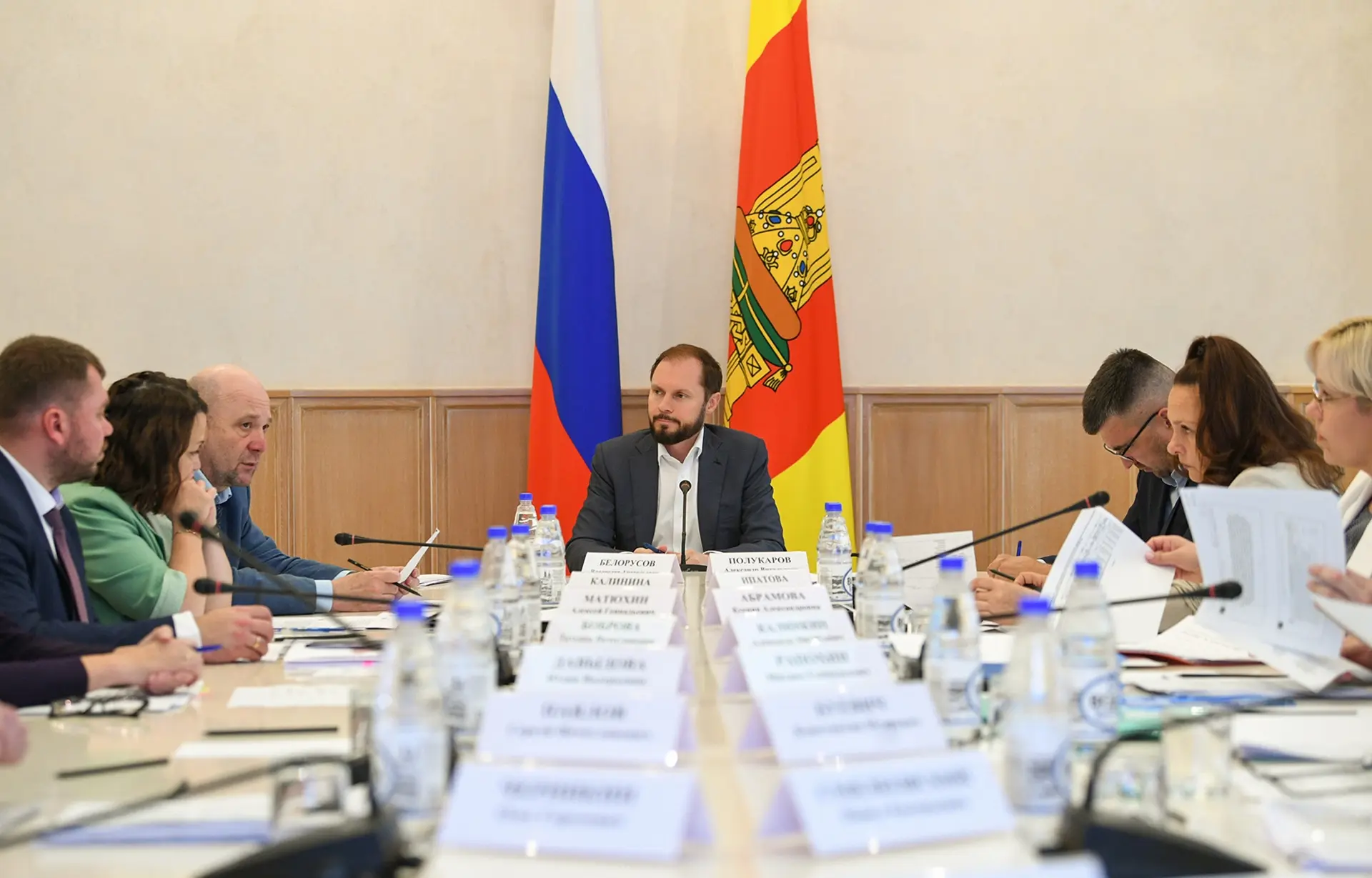 Виталий Королев утвердил региональные выплаты выпускникам-стобалльникам и медикам проекта «Здоровье 
