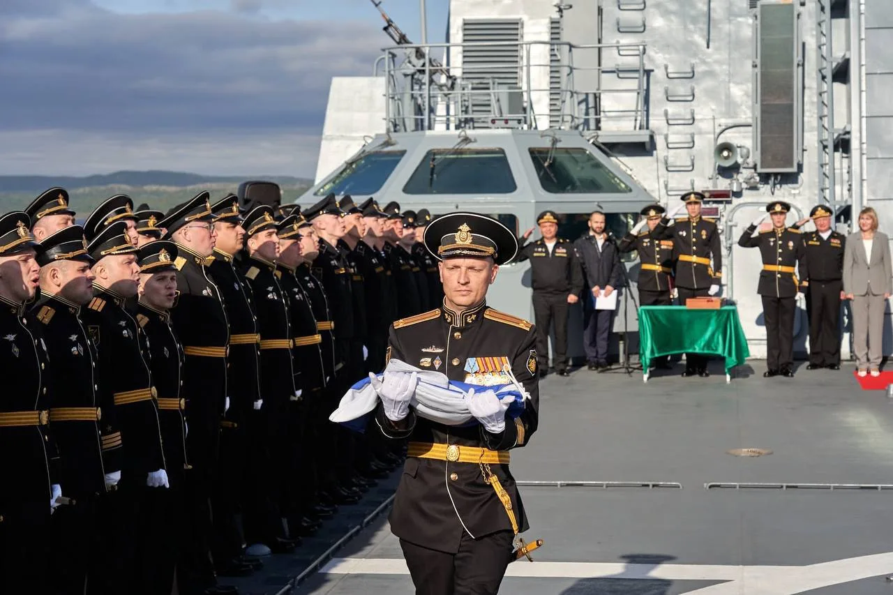 В последнее воскресенье июля мы отдаём дань уважения Военно-морскому флоту. Флот — веко...