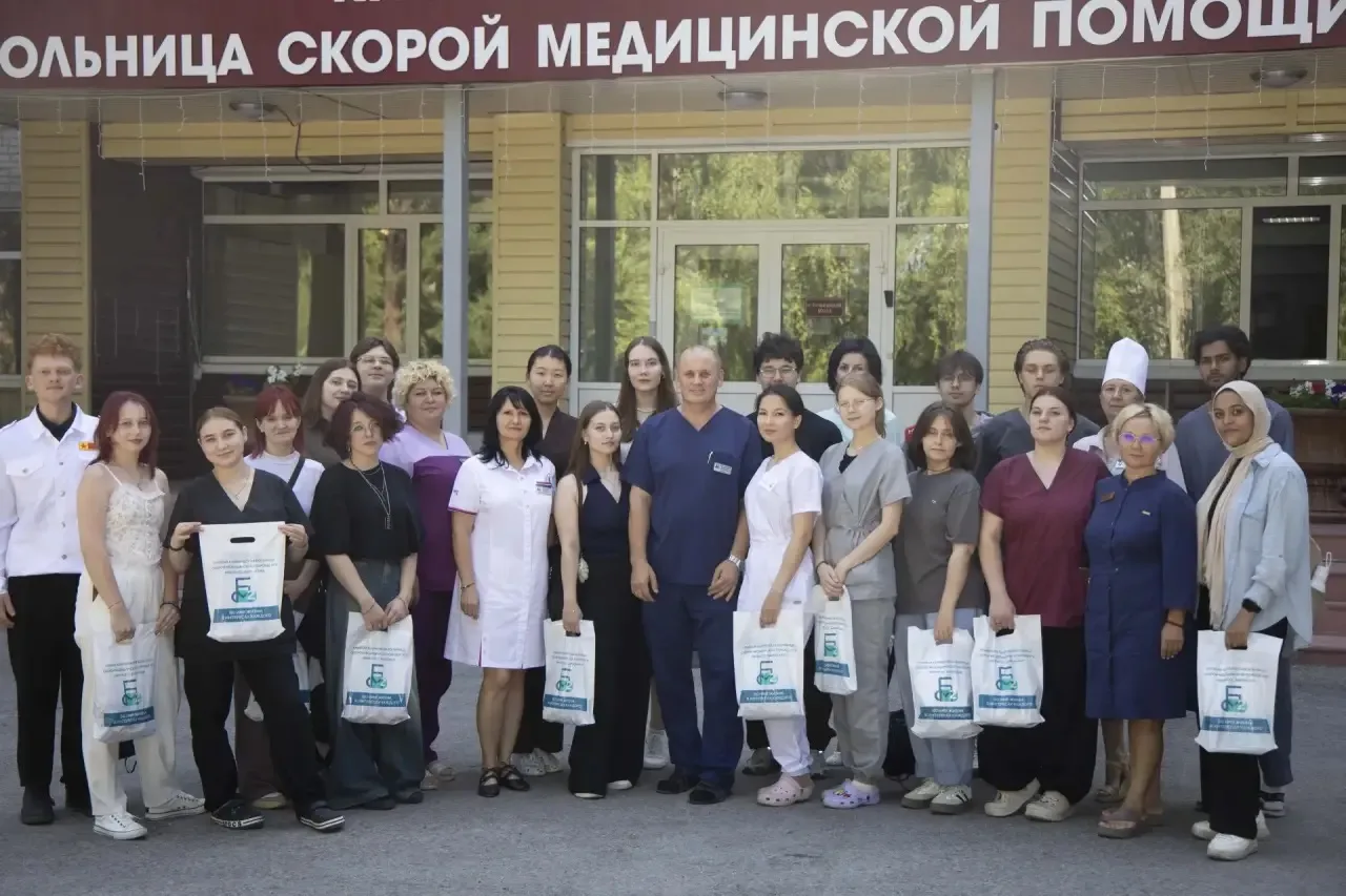 Казалось, только вчера знакомились, а уже полтора месяца пролетело.