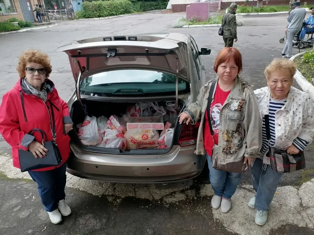 Гуманитарный визит: жители Матушкино поддержали бойцов

17 июня общественные советники и активные жи