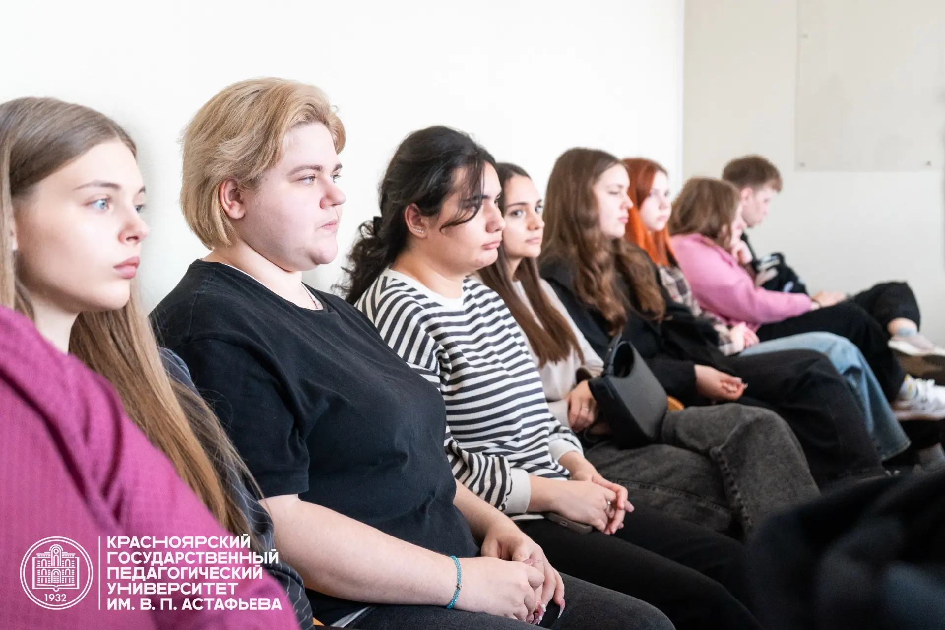 В КГПУ прошла «Ярмарка вакансий» от работодателей школ Норильска 👩🏼‍🏫  В главном корпусе 14 мая прош