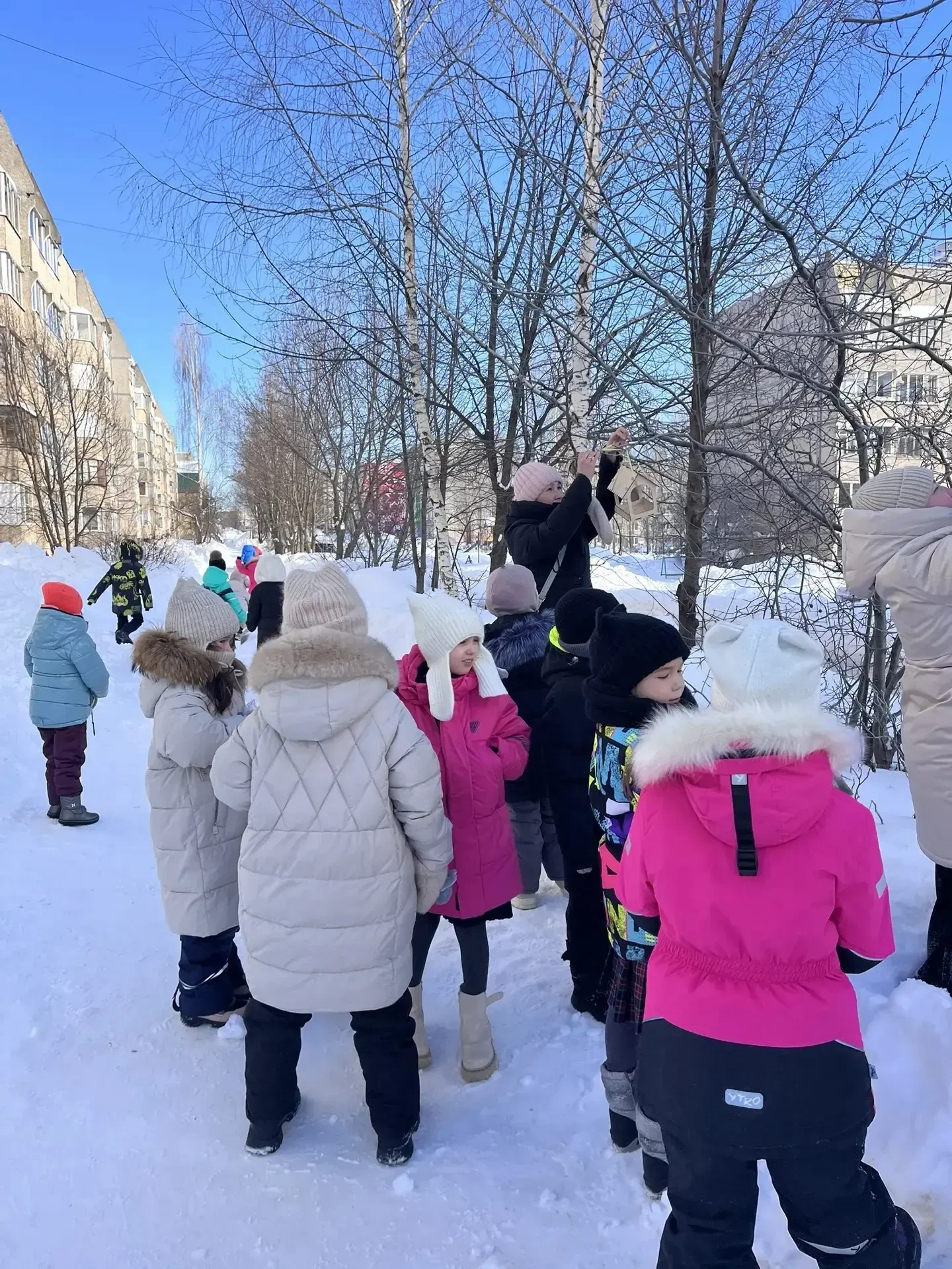 **Юные защитники природы** 1 «А» класса сегодня совершили настоящий подвиг! Под  руководством своего