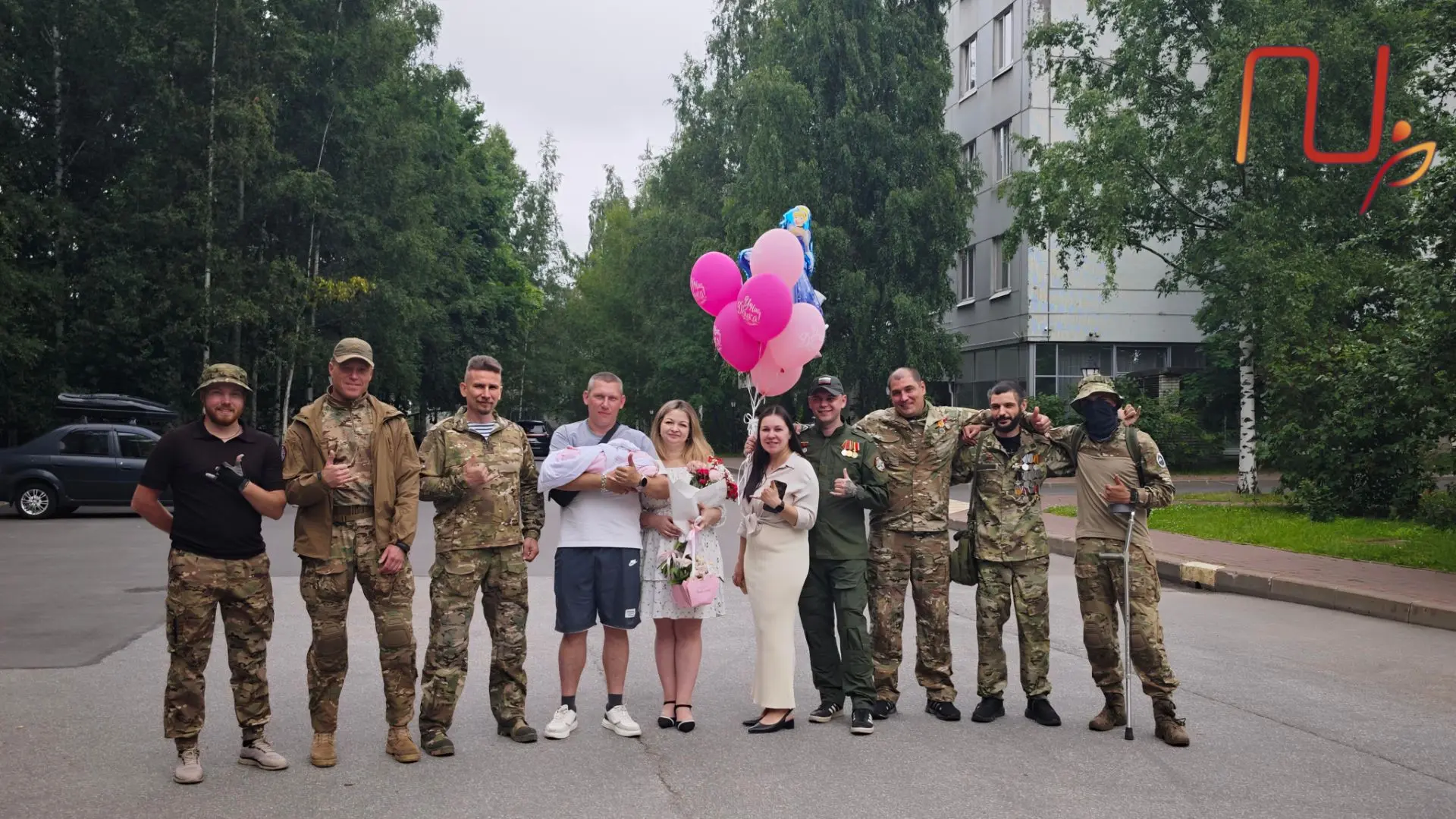 «Быстро ли сделают справку о рождении? Наш папа на СВО, хотим, чтобы к выписке успел приехать️».

По