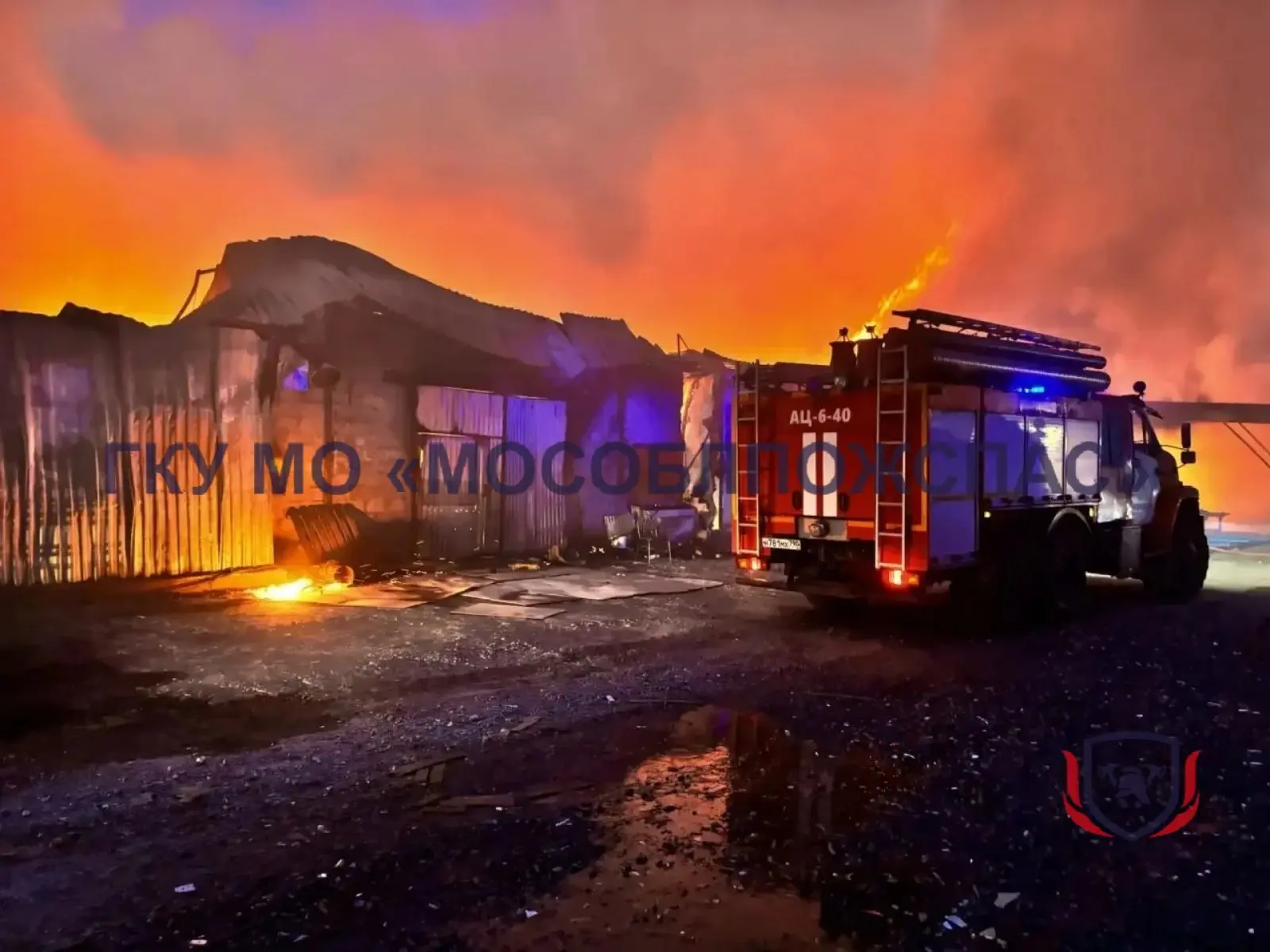 🛑Пожар в производственном здании в деревне Сухарево  🚒Сегодня ночью в округе #Мытищи огнеборцы тушил
