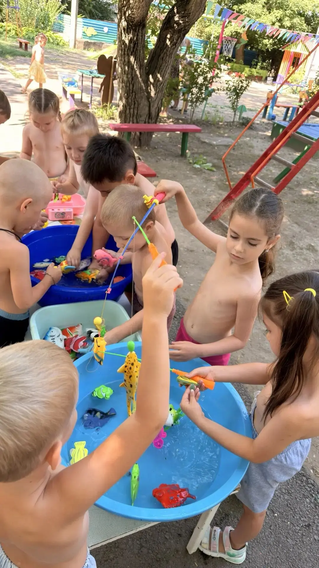 Игры с водой 💦 - одно из самых любимых занятий для детей дошкольного возраста 👧. Они ...