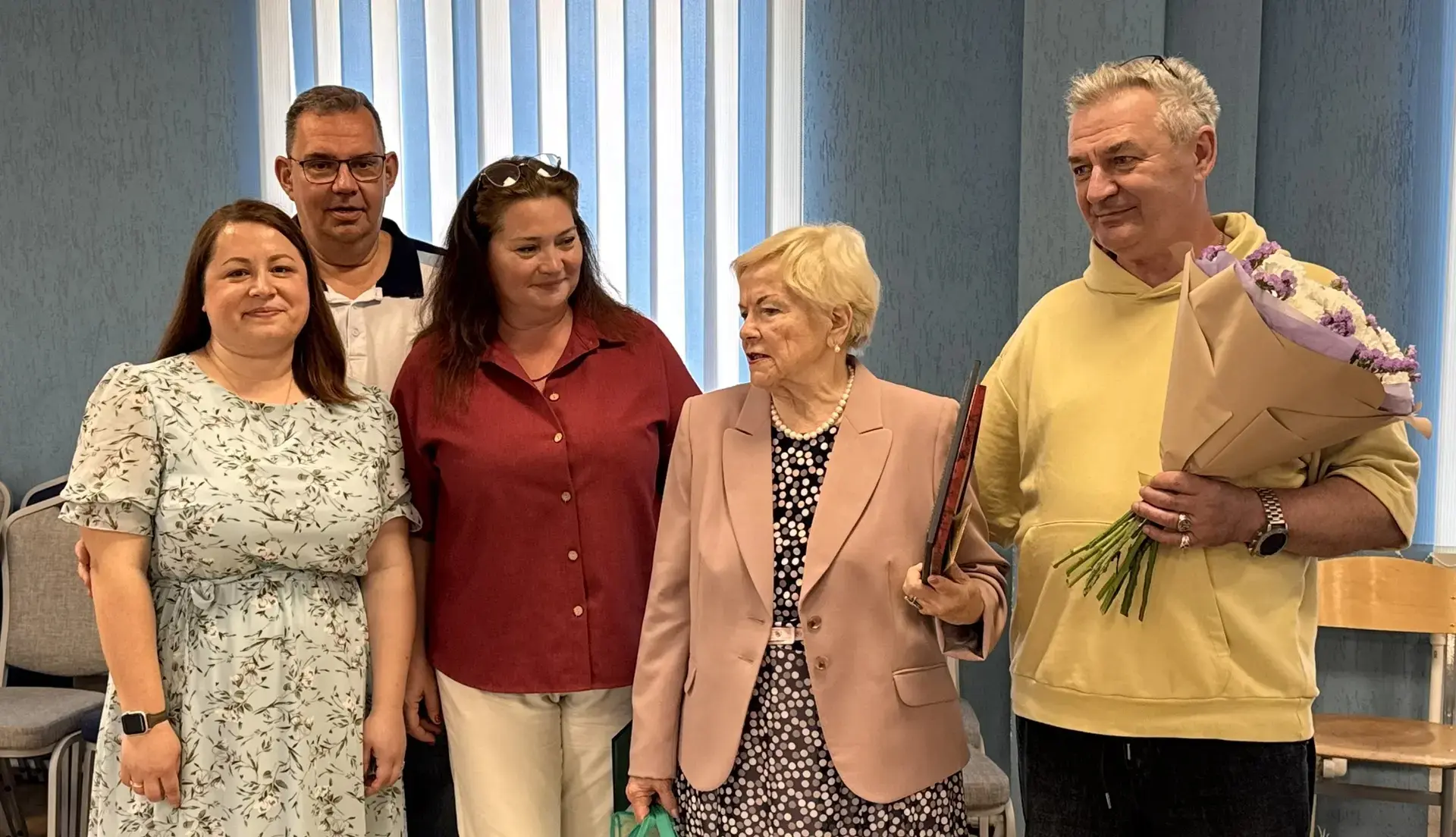 ✨ Замечательный повод для гордости и радости! ✨

Сотрудники Гарболовской школы собрались вместе, что
