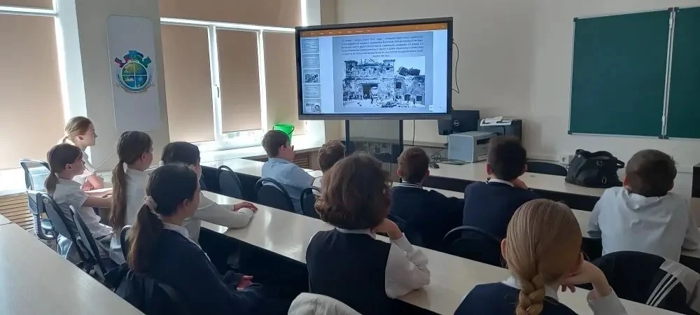 🎖️В нашей школе прошли тематические классные часы, посвящённые Дню Победы. Ученики с интересом слуша