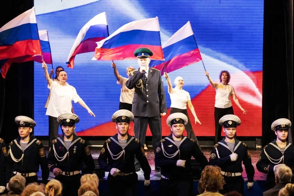 🎉 В Центре культуры и досуга «Кировец» прошёл торжественный концерт, посвящённый Великой Победе. Мер