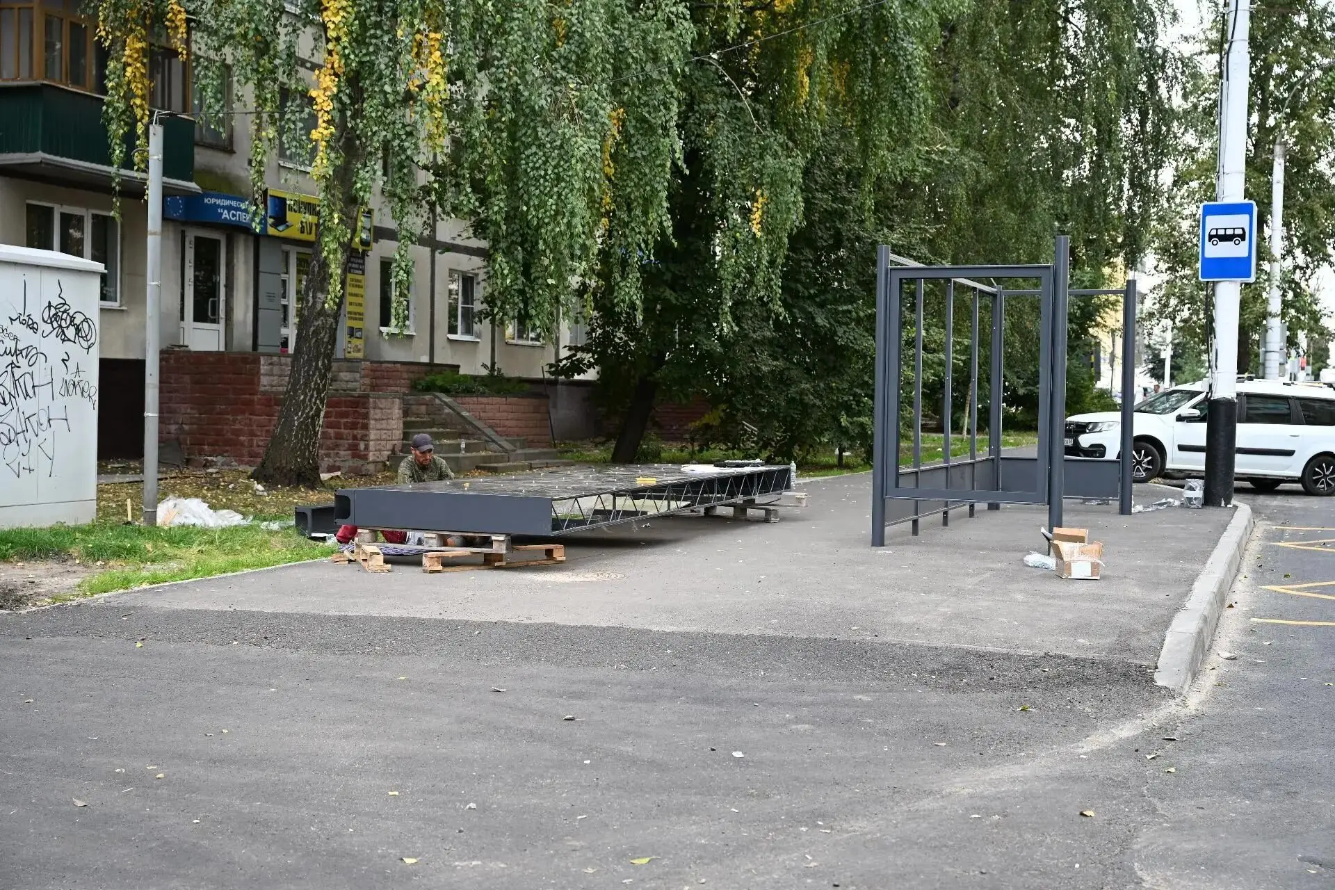 🚌 В Тамбове на улице Чичканова монтируют три новые остановки. 🏗️