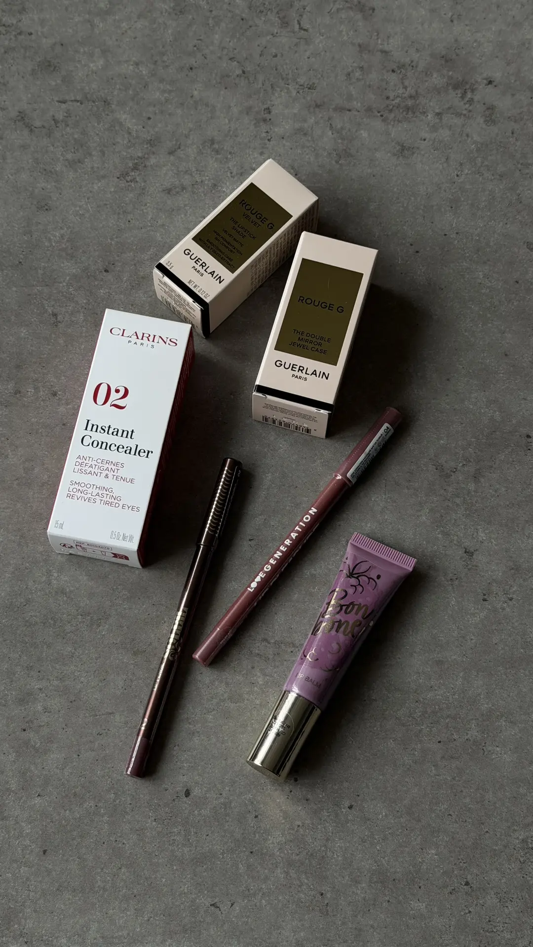 Показываю свои новинки из ЗЯ.

Консилер Clarins любила, когда работала визажистом, решила повторить,