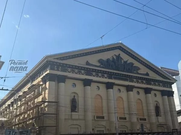 🏗️ Ростовский цирк: фасад обещают доделать в ноябре