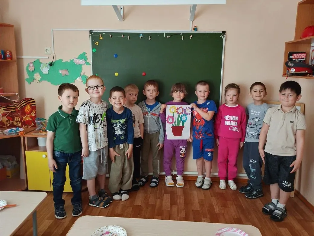 Воспитанники старшей группы , в рамках мероприятий к Международному дню семьи, выполнил...