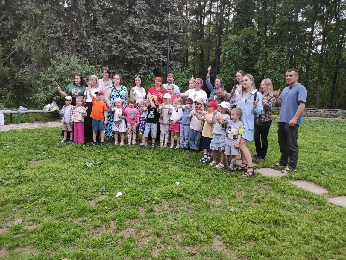 В последние дни учебного года, когда звонкие детские голоса еще полны энергии, а лето м...