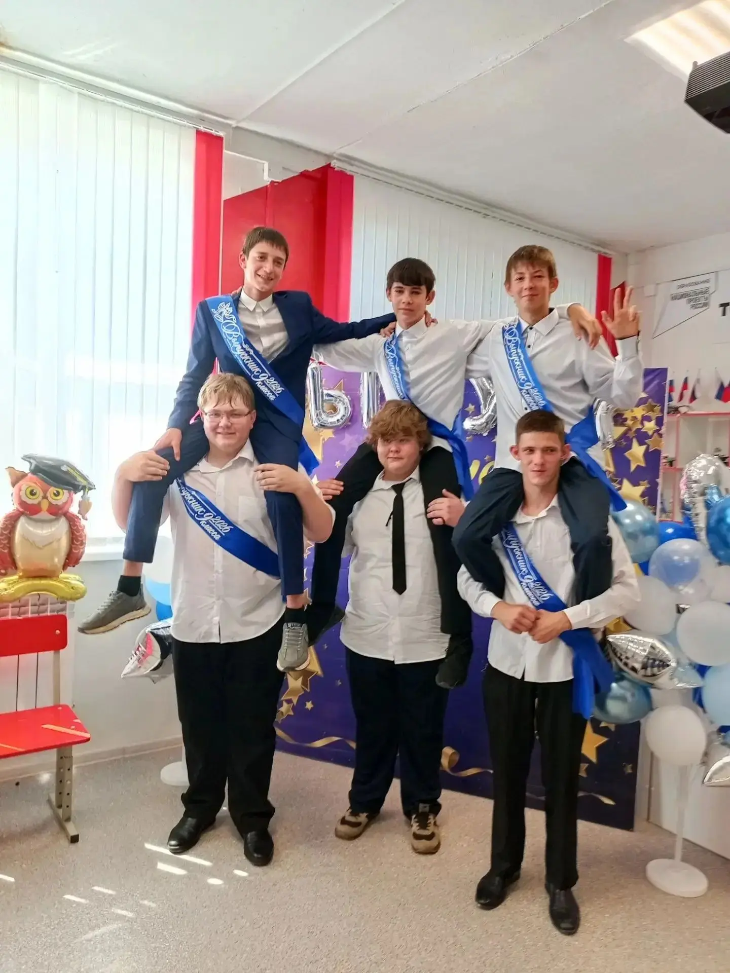 ВЫПУСКНОЙ В 9 КЛАССЕ                                                                   ...