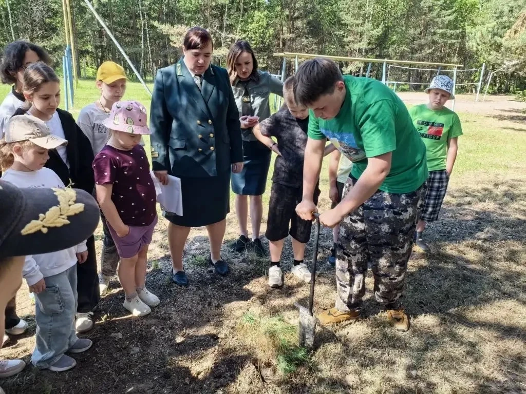 🌲 С Днём эколога! 🌲

Ребята из МКОУ «Редькинская СОШ» поздравили всех причастных и сами погрузилис