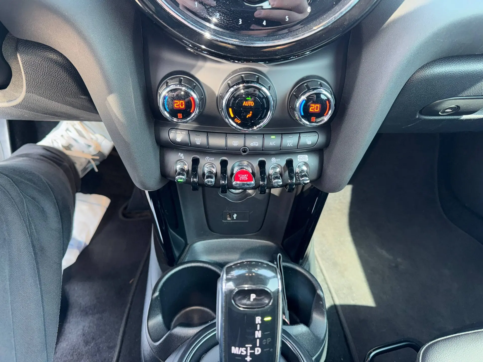 Автомобиль в ПРОДАЖЕ😍😍😍  Авто в ИДЕАЛЕ😎😎😎   ВИДЕООБЗОР прилагаю сразу🫡  Mini Cooper Convertible (КАБ