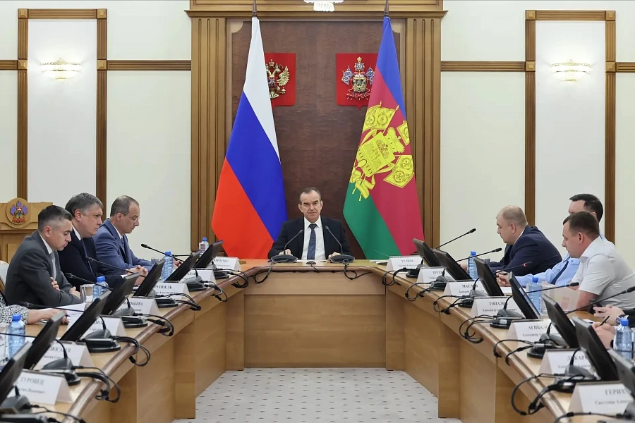 В Краснодарском крае обсудили ход реализации национальных проектов в 2026 году.  Участие в заседании